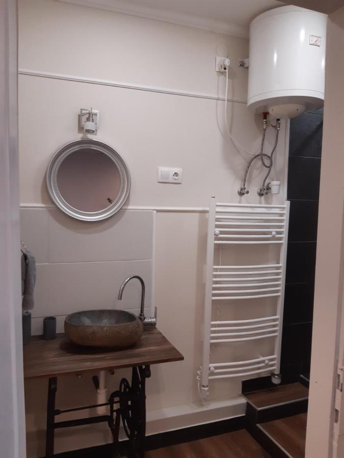 Ady Apartman Tata Exterior photo